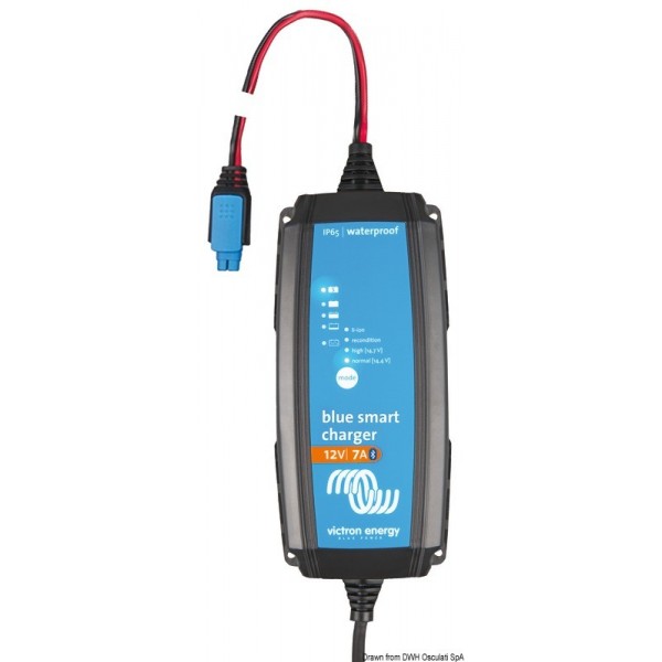 VICTRON Bluesmart 13A waterproof battery charger - N°1 - comptoirnautique.com