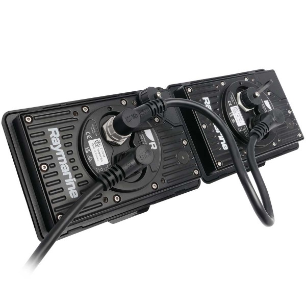Interconnexion possible de plusieurs écrans Alpha Performance 9 - N°9 - comptoirnautique.com
