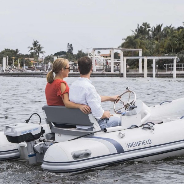 Moteur électrique arrière Spirit 1.0 Evo avec commande déportée utilisation - N°13 - comptoirnautique.com