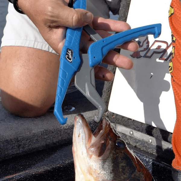 Schwimmende Fischzange - N°9 - comptoirnautique.com