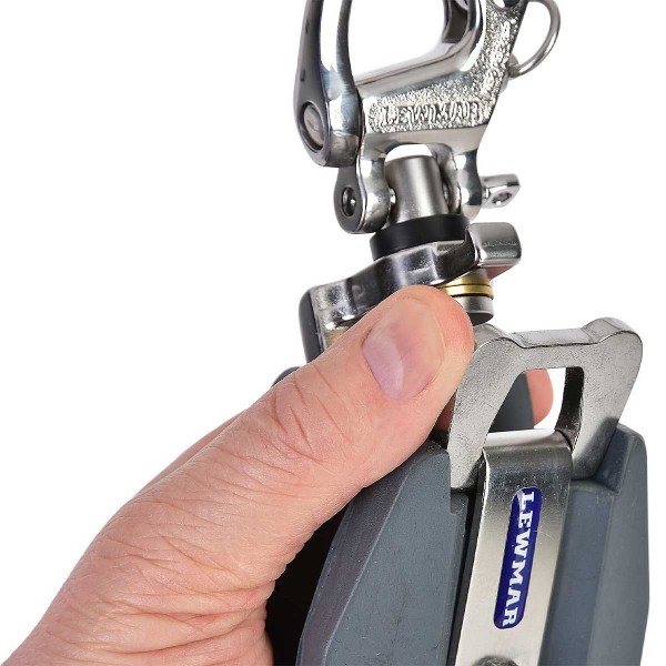 Poulie ouvrante avec réa Delrin T1 - 66 mm - N°8 - comptoirnautique.com