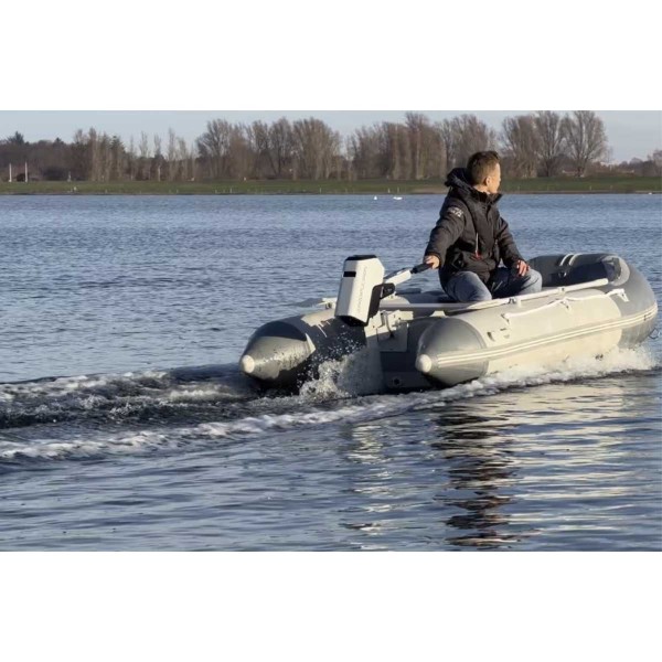 Moteur électrique arrière Spirit 2 avec barre franche - N°13 - comptoirnautique.com