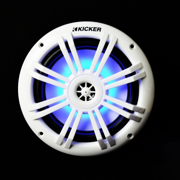 Top-built-in speakers - N°8 - comptoirnautique.com