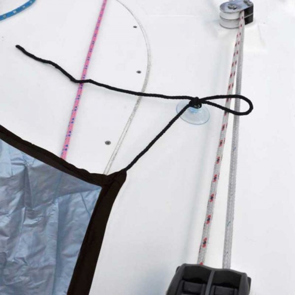 Rideau occultant et moustiquaire pour descente Waterline Design système de fixation garcette sur ventouse - N°4 - comptoirnautique.com