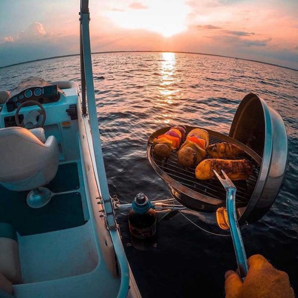Barbecue à gaz marine Kettle Magma grillade coucher de soleil - N°9 - comptoirnautique.com