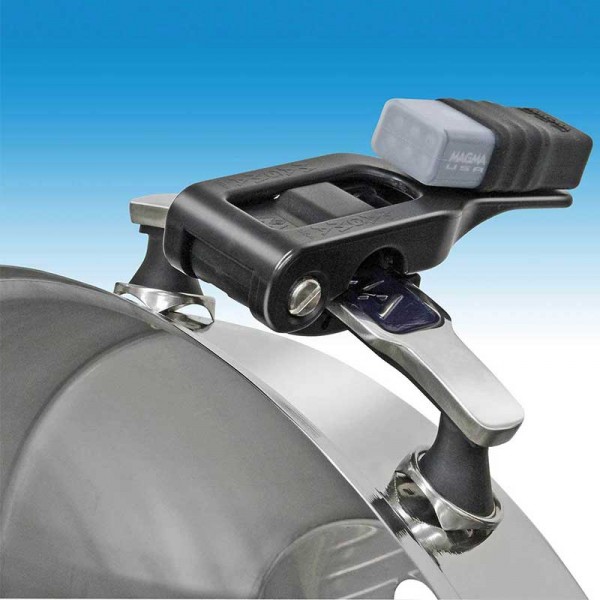 Éclairage orientable à LED pour barbecue Magma sur poignée repliée et éteinte - N°6 - comptoirnautique.com