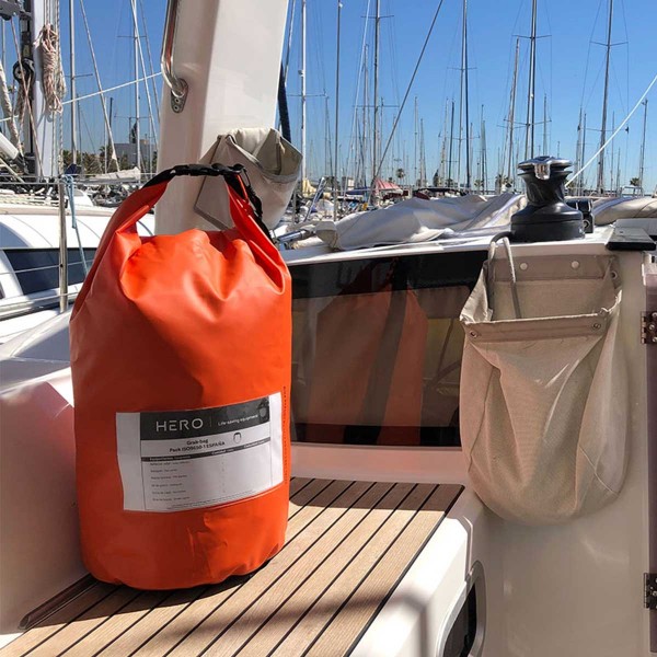 Radeau de survie hauturier compact avec armement complet +24H sac de survie étanche grab bag - N°12 - comptoirnautique.com