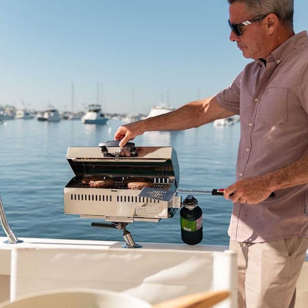 Barbecue à gaz Adventurer Cabo Magma sur support canne à pêche - N°3 - comptoirnautique.com
