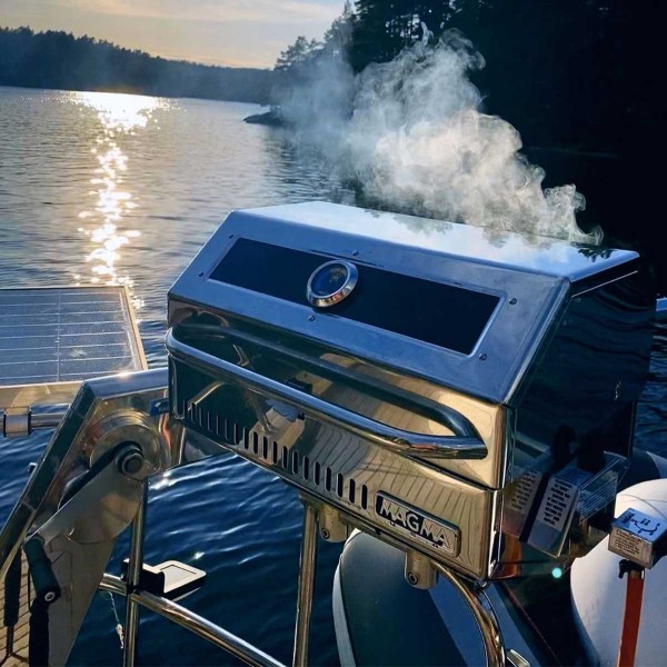 Barbecue à gaz Gourmet Catalina II IR magma fermé en cuisson - N°7 - comptoirnautique.com