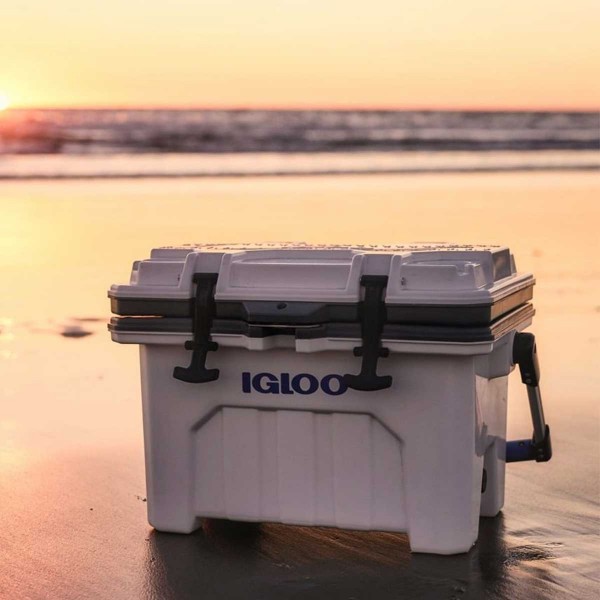 Glacière rigide Igloo IMX 24 - 22 Litres sur la plage - N°23 - comptoirnautique.com