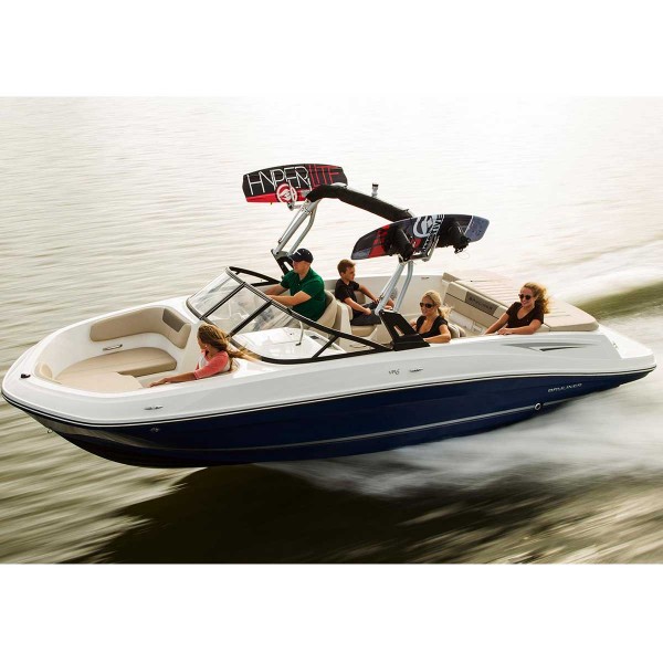Tour de wake HS1 Monster Tower montée sur bateau en navigation avec des wakeboard - N°9 - comptoirnautique.com