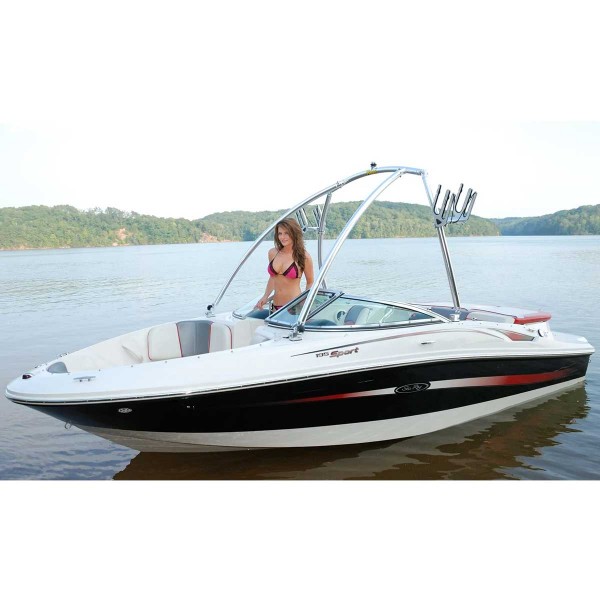 Tour de wake MTE Monster Tower montée sur bateau avec pare-brise - N°5 - comptoirnautique.com