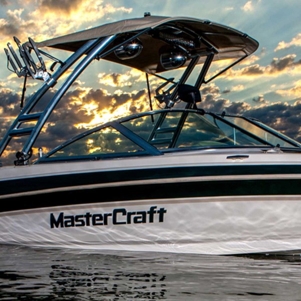 Rétroviseur pour montage sur pare-brise monster tower hs1 & mtk monté sur pare-brise d'un bateau - N°5 - comptoirnautique.com