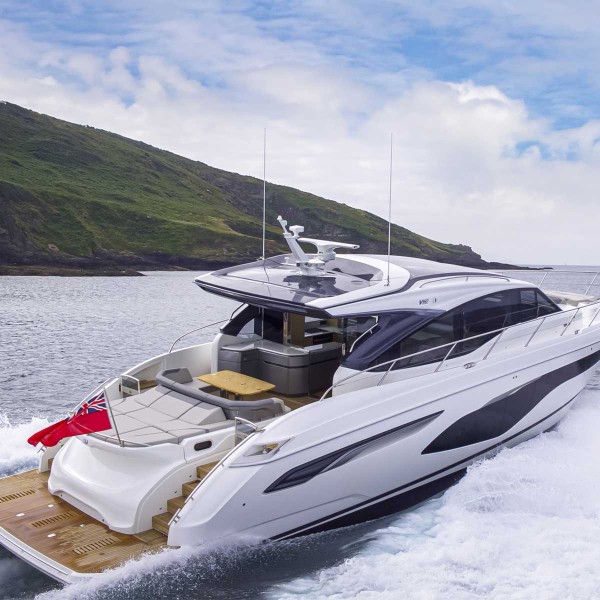 Antenne radar poutre Cyclone 55 Watts Raymarine installé sur yacht - N°16 - comptoirnautique.com