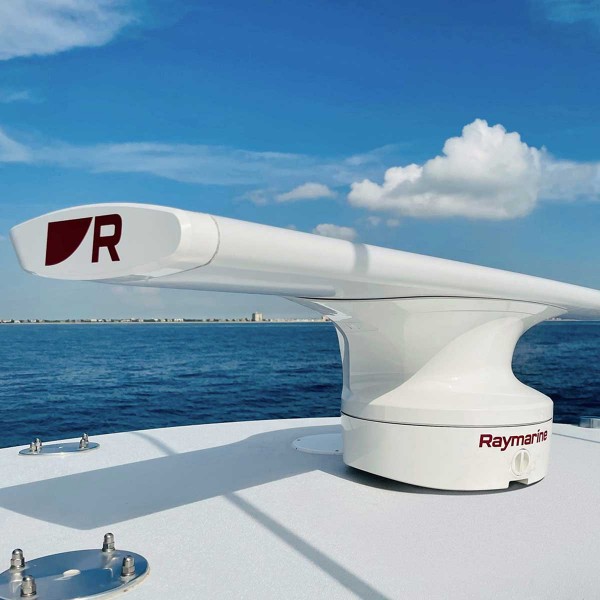 Antenne radar poutre Cyclone Pro 110 Watts Raymarine installé sur un bateau - N°15 - comptoirnautique.com 