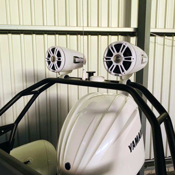 Paire d'enceintes Tower Speaker Sport 6.5" série 3i SIGNATURE Fusion montées sur une tour de wakeboard - N°15 - comptoirnautique.com