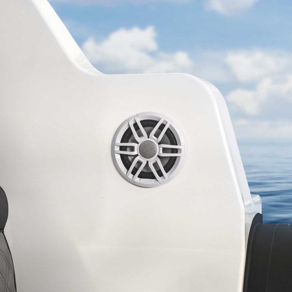 Haut-parleurs Fusion Signature Serie 3i Sport LED blanc installé sur bateau - N°12 - comptoirnautique.com
