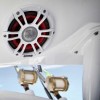 Caisson de basse Fusion Signature Serie 3i Sport à led blanc allumé en rouge installé sur bateau - N°10 - comptoirnautique.com