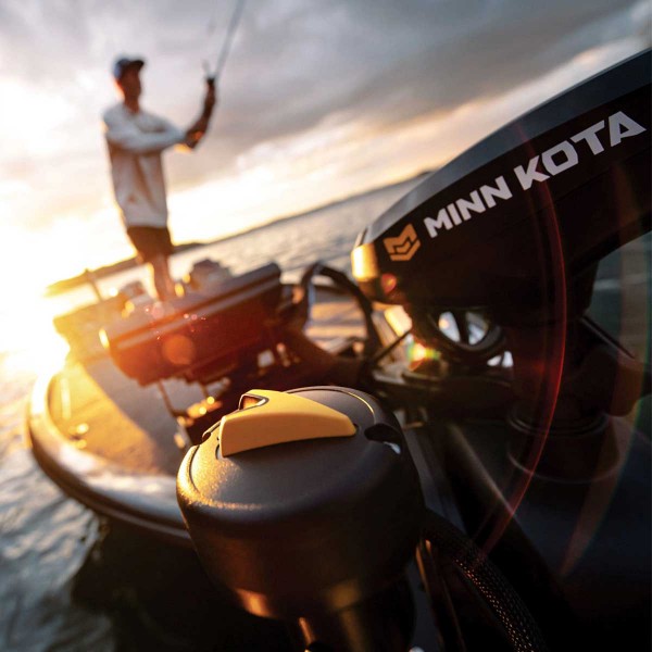 TargetLock Humminbird zoom sur l'installation sur moteur bateau de pêche - N°15 - comptoirnautique.com