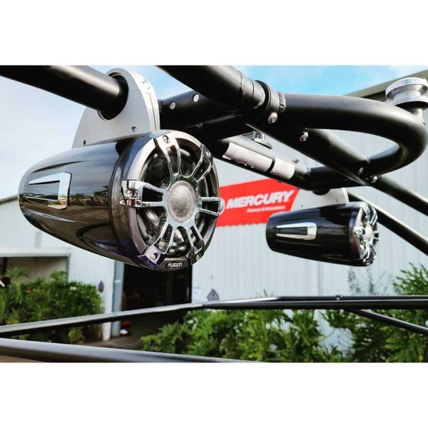 Tower Speaker Fusion Sport 8.8" série 3i SIGNATURE Gris montés sur tour de wake - N°7 - comptoirnautique.com