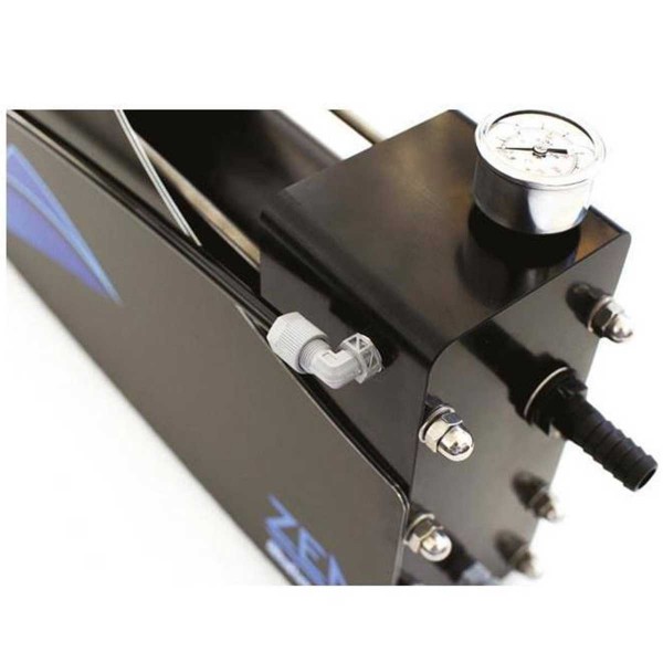 Dessalinisateur Schenker Zen 30 L/H côté raccords - N°8 - comptoirnautique.com