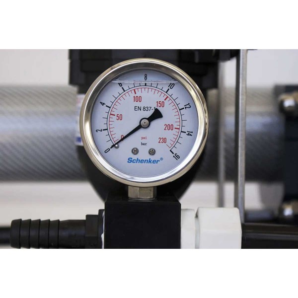 Dessalinisateur Schenker Smart 60 L/H dessus indicateur de pression - N°12 - comptoirnautique.com