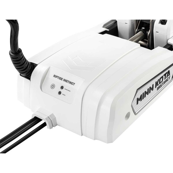 Moteur avant Minn Kota RIPTIDE INSTINCT QUEST blanc + télécommande - mer - Spot-Lock et modes de navigation - N°18 - comptoirnautique.com
