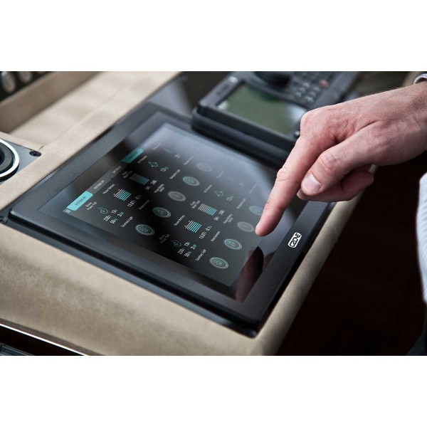 CZone Touch 10 utilisation 2 - N°10 - comptoirnautique.com