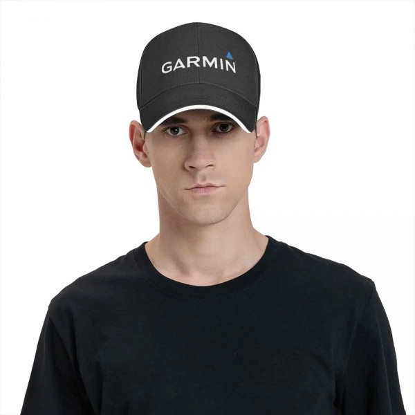 Casquette Garmin ajustable noire - mannequin homme - N°6 - comptoirnautique.com 